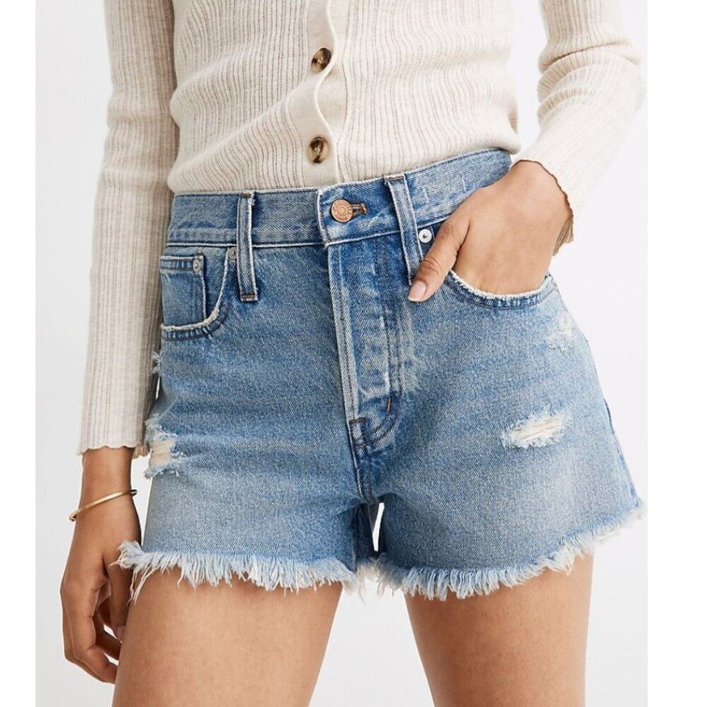 Madewell Relaxed Denim Shorts in Foxglen Wash